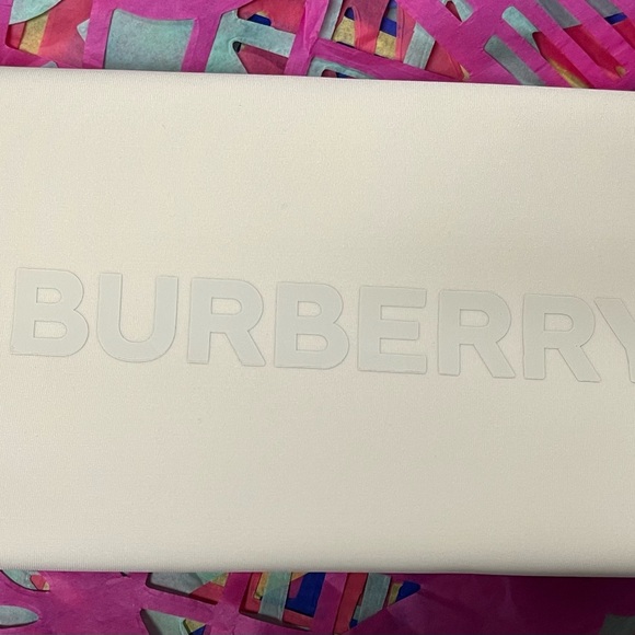 Burberry Logo Clutch Toiletry/Cosmetic Case - Picture 1 of 6